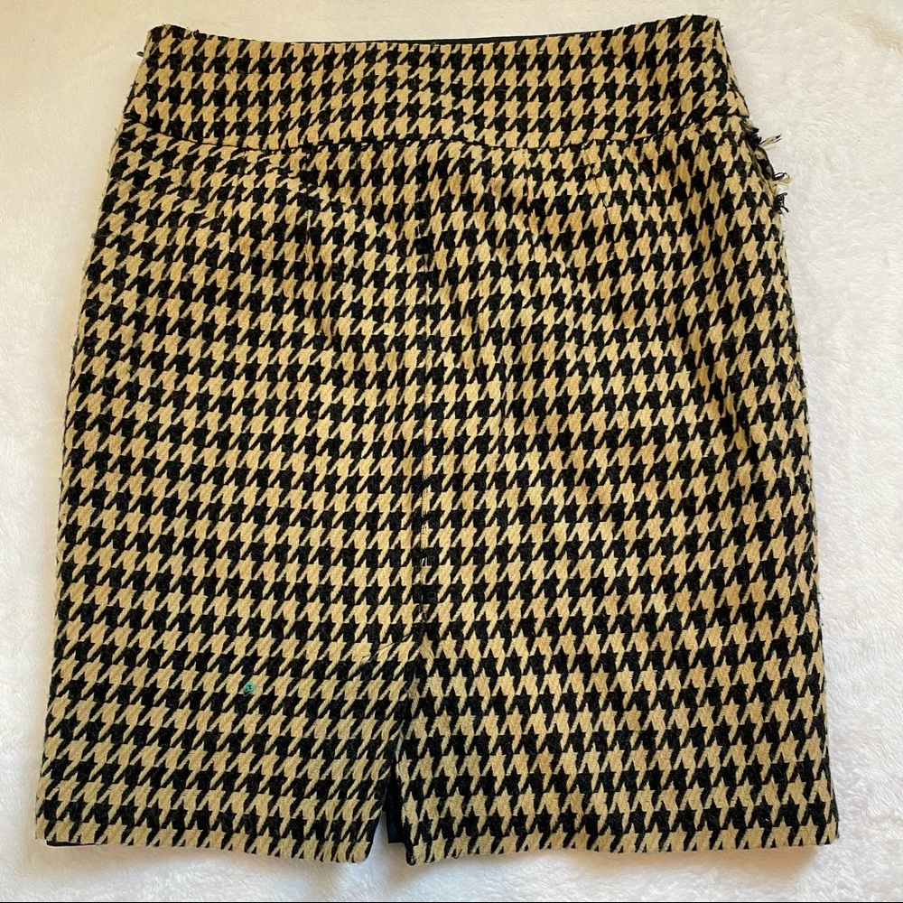 The limited Black and Tan houndstooth mini skirt size 6 - Picture 2 of 6